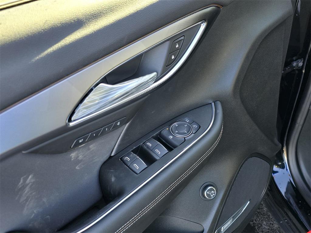 new 2025 Buick Envision car, priced at $39,799