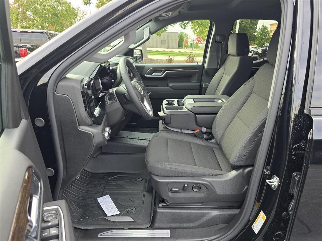 new 2026 GMC Sierra 1500 car, priced at $44,000