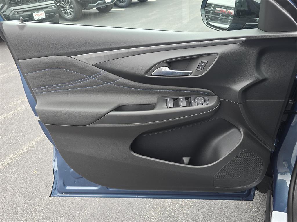 new 2025 Buick Envista car, priced at $26,000