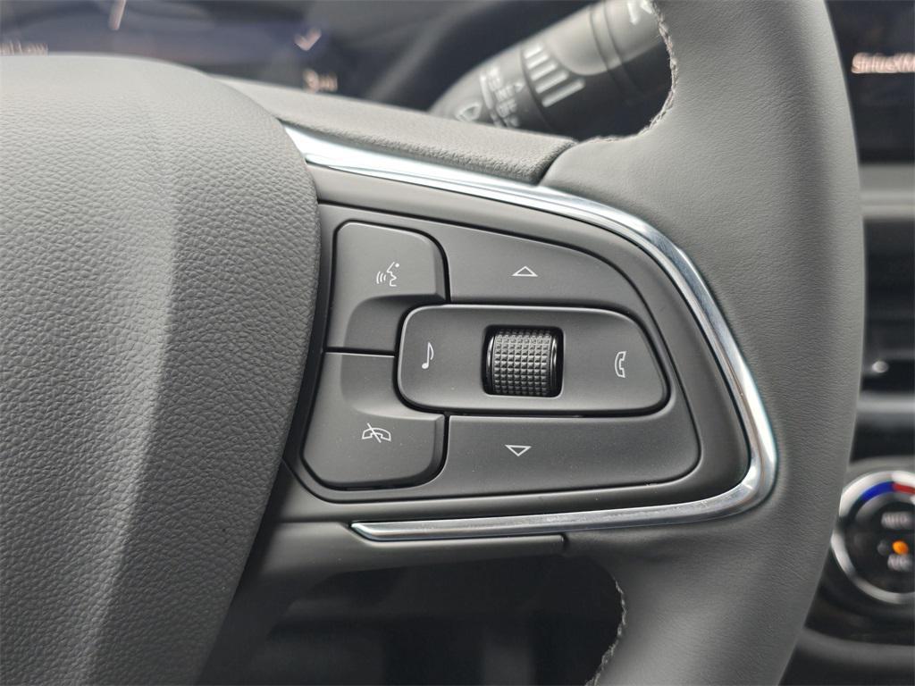 new 2025 Buick Envista car, priced at $26,000