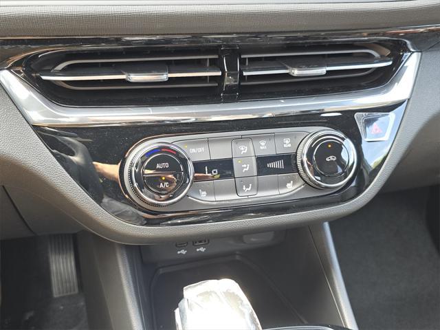 new 2025 Buick Envista car, priced at $27,000