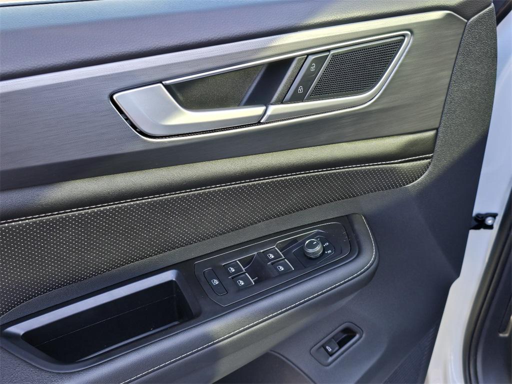 used 2024 Volkswagen Atlas Cross Sport car, priced at $31,000