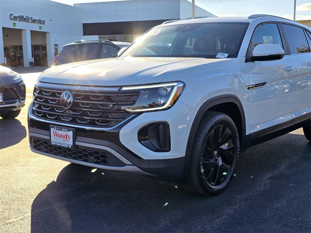 used 2024 Volkswagen Atlas Cross Sport car, priced at $31,000