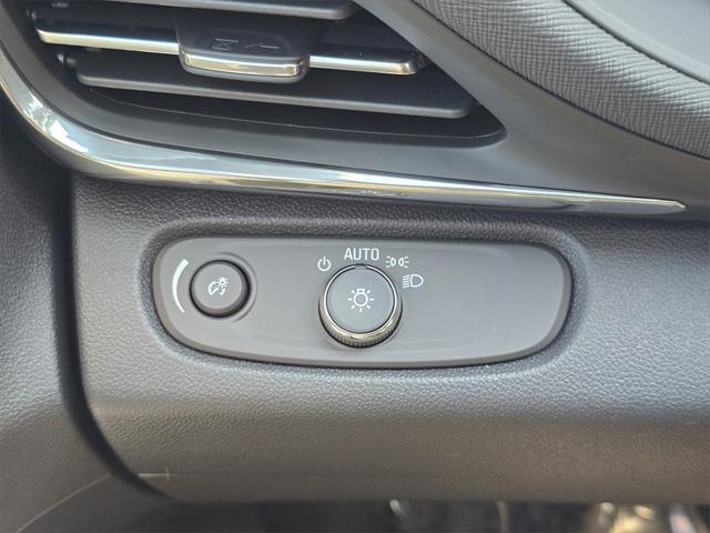 new 2025 Buick Envista car, priced at $24,798