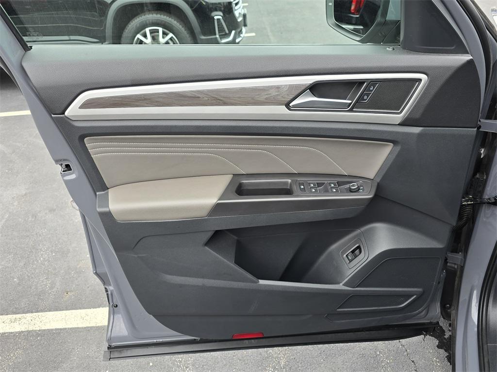 used 2021 Volkswagen Atlas Cross Sport car, priced at $22,000