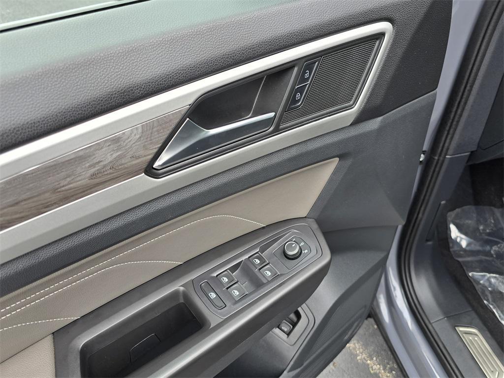 used 2021 Volkswagen Atlas Cross Sport car, priced at $22,000