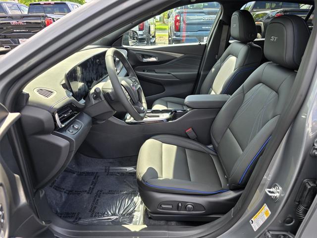 new 2025 Buick Envista car, priced at $28,234
