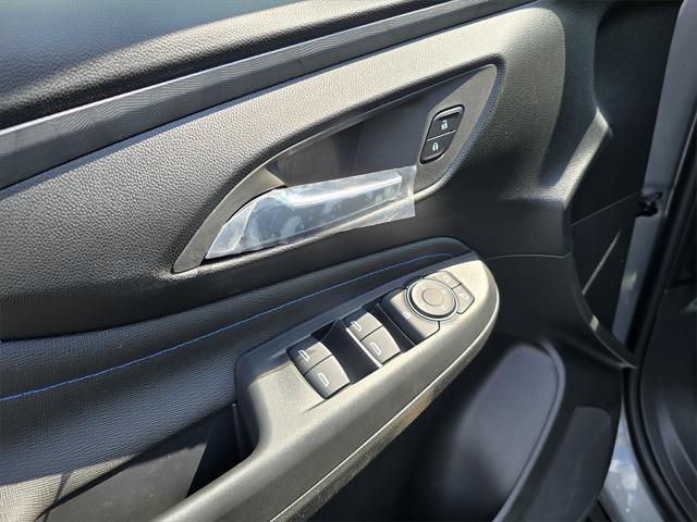 new 2025 Buick Envista car, priced at $28,234