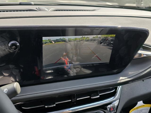 new 2025 Buick Envista car, priced at $28,234