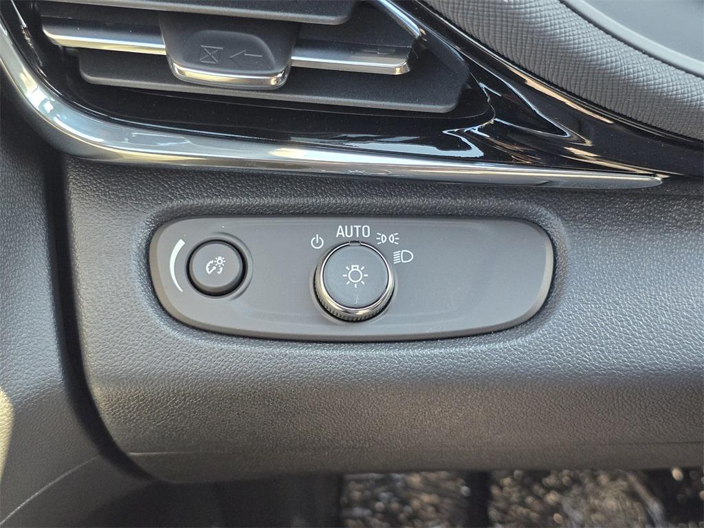 new 2025 Buick Envista car, priced at $25,000