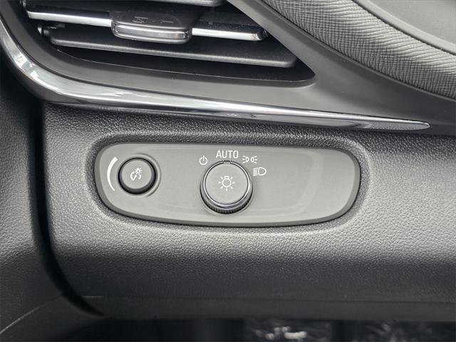 new 2025 Buick Envista car, priced at $25,705