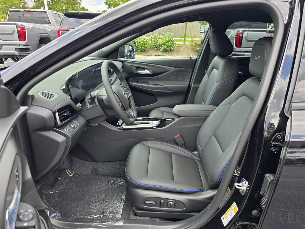 new 2025 Buick Envista car, priced at $25,000