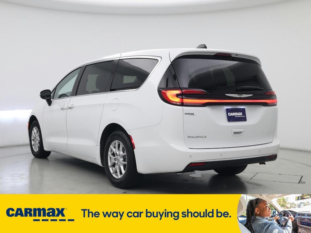 used 2023 Chrysler Pacifica car, priced at $24,998