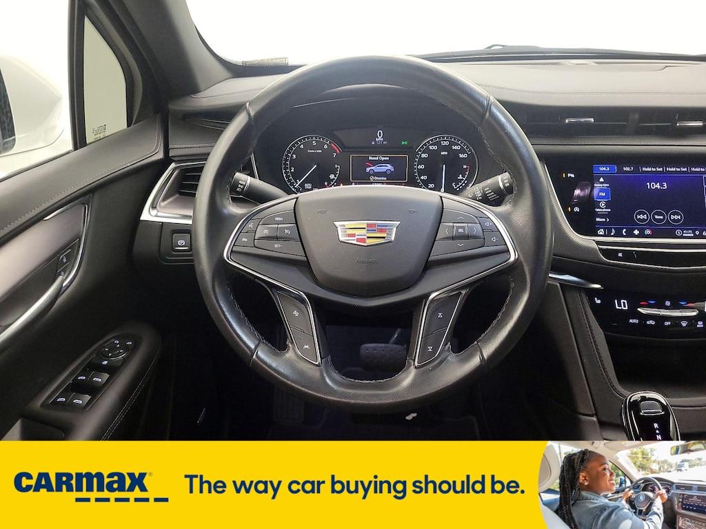 used 2023 Cadillac XT5 car, priced at $32,998