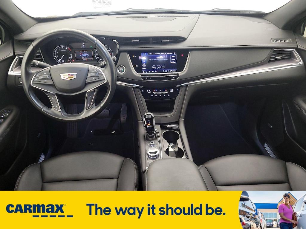 used 2023 Cadillac XT5 car, priced at $32,998