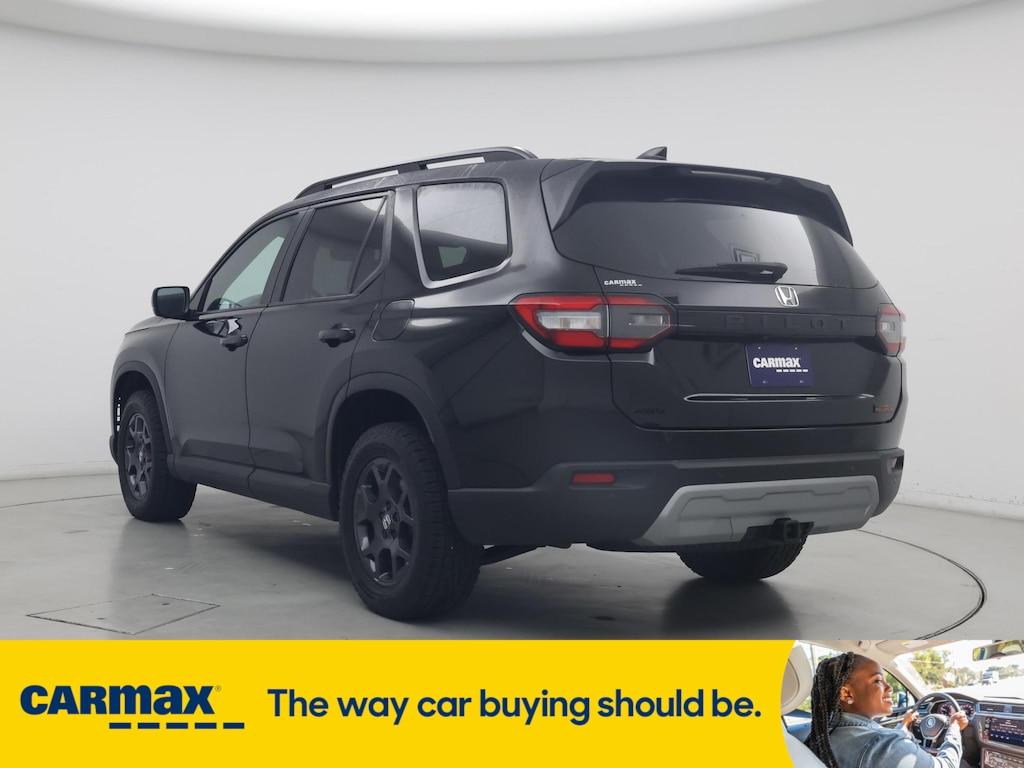 used 2025 Honda Pilot car, priced at $45,998