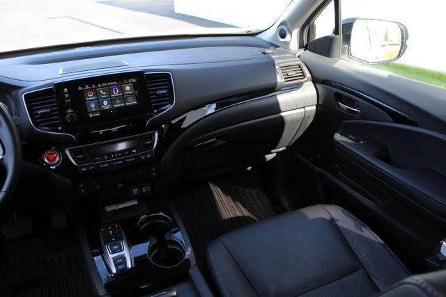 used 2022 Honda Pilot car, priced at $33,995