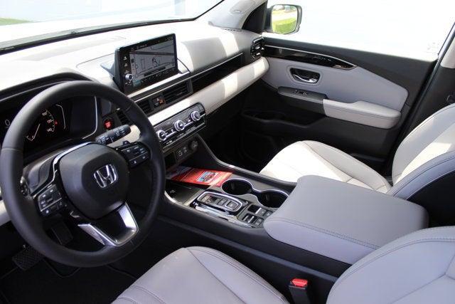 new 2025 Honda Pilot car, priced at $51,505