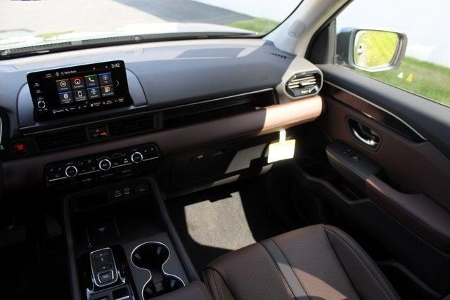 new 2025 Honda Pilot car, priced at $54,530