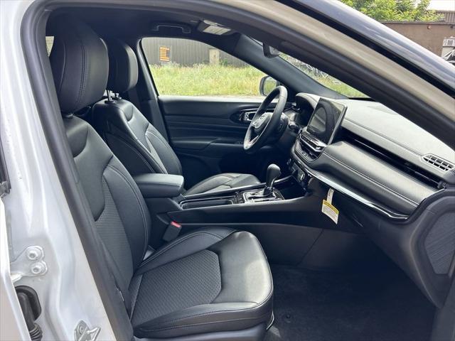 new 2024 Jeep Compass car, priced at $30,999