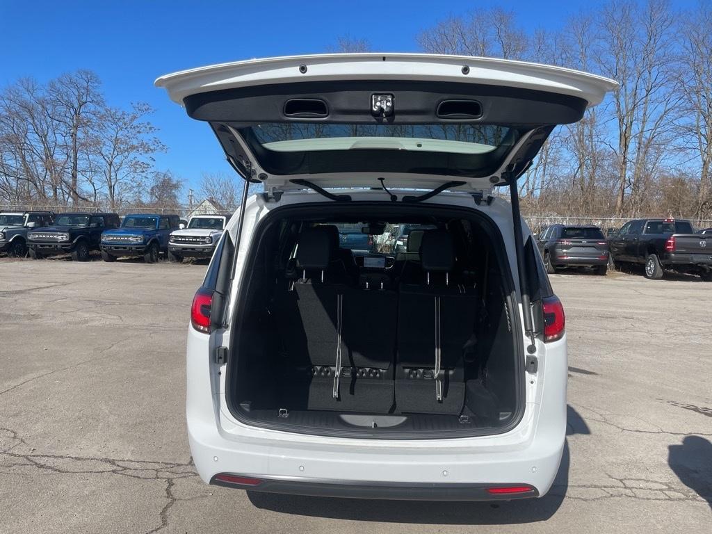 new 2024 Chrysler Pacifica car, priced at $49,499