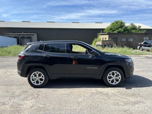 new 2024 Jeep Compass car, priced at $27,499