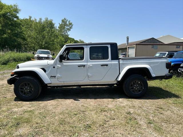 new 2024 Jeep Gladiator car, priced at $56,639