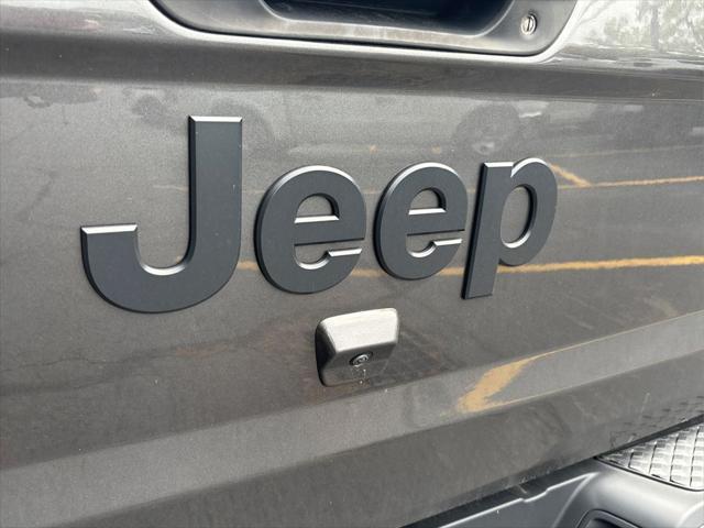 used 2022 Jeep Gladiator car, priced at $35,687
