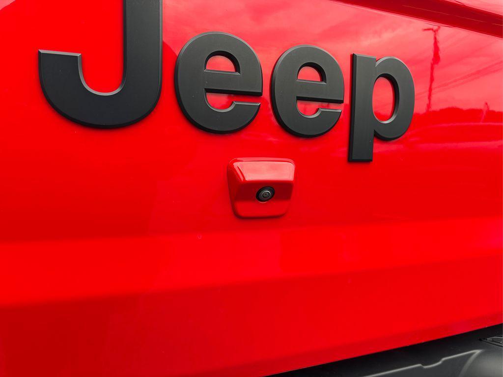 used 2021 Jeep Gladiator car, priced at $28,400
