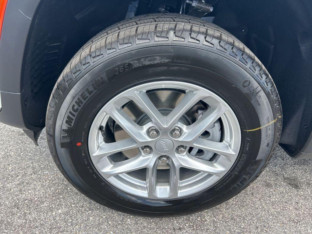 new 2025 Jeep Grand Cherokee L car, priced at $41,980
