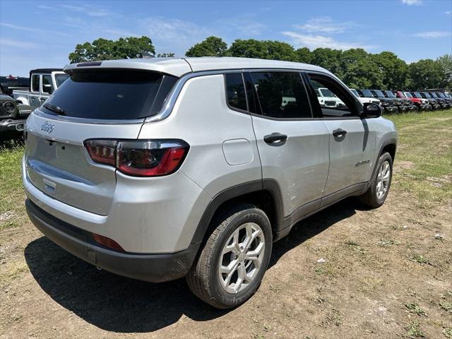 new 2024 Jeep Compass car, priced at $26,499