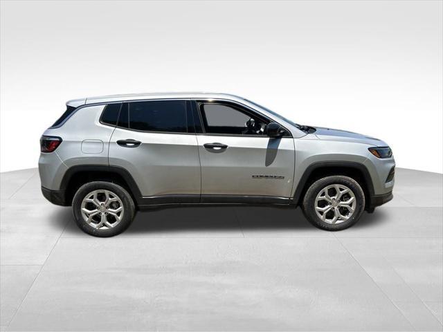 new 2024 Jeep Compass car, priced at $26,499