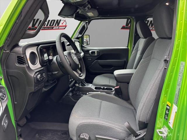 new 2025 Jeep Gladiator car, priced at $41,483