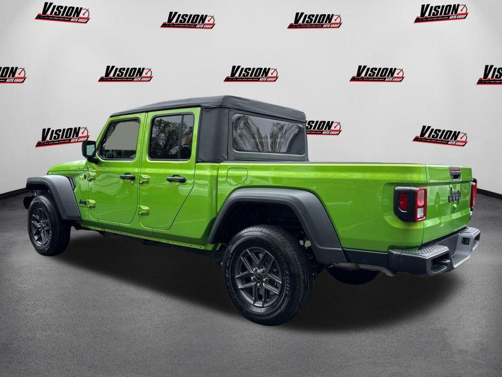 new 2025 Jeep Gladiator car, priced at $41,339