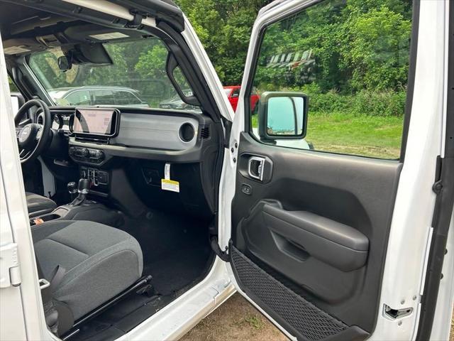 new 2024 Jeep Gladiator car, priced at $37,890