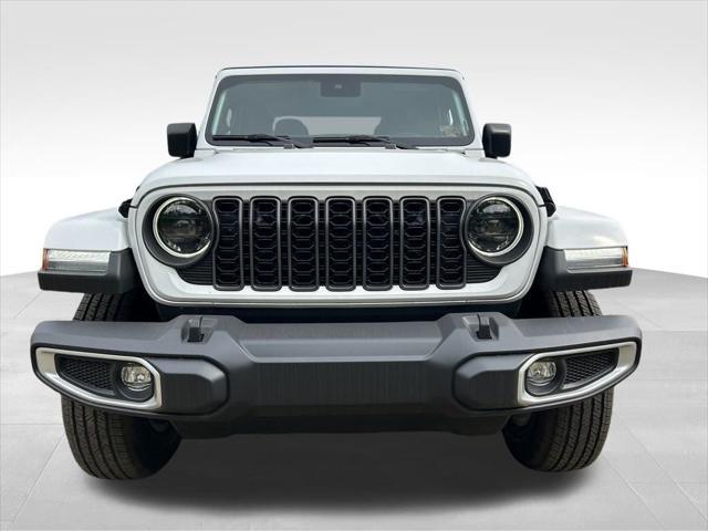 new 2024 Jeep Gladiator car, priced at $38,577