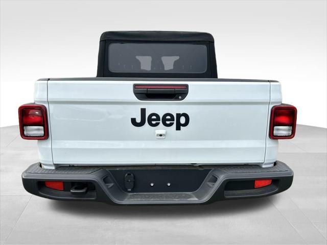 new 2024 Jeep Gladiator car, priced at $38,577