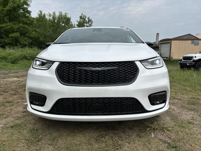 new 2024 Chrysler Pacifica car, priced at $50,999