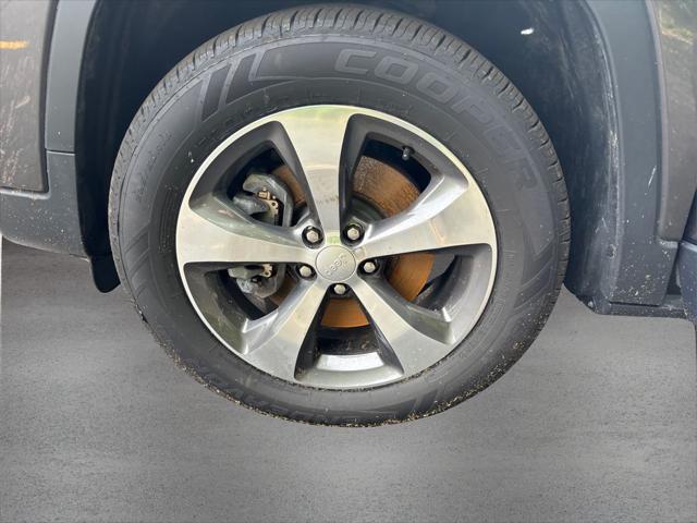 used 2019 Jeep Cherokee car, priced at $20,998