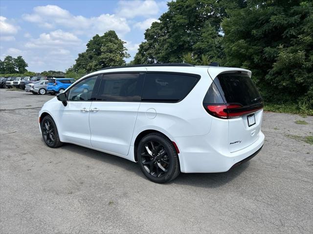 new 2024 Chrysler Pacifica car, priced at $40,999