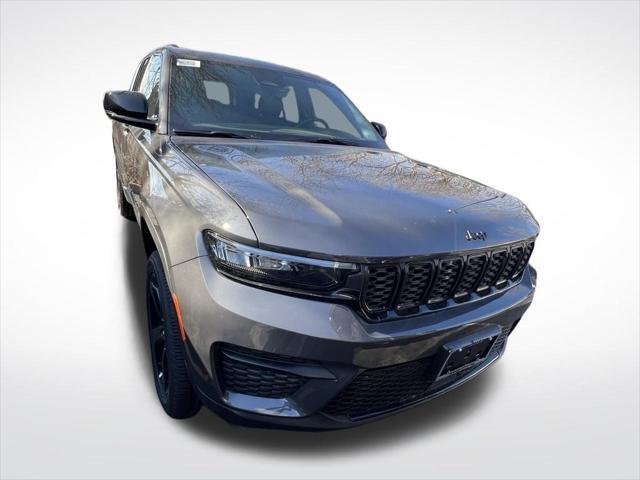 new 2025 Jeep Grand Cherokee car, priced at $45,195