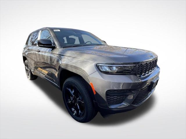 new 2025 Jeep Grand Cherokee car, priced at $45,195