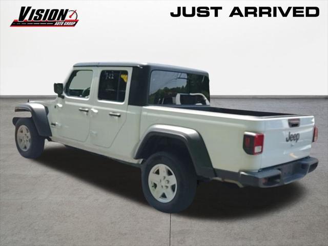 used 2023 Jeep Gladiator car, priced at $32,414