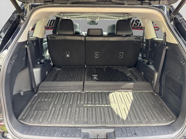 used 2023 Toyota Highlander car, priced at $38,122