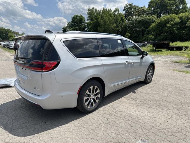 new 2023 Chrysler Pacifica car, priced at $47,499