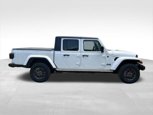 new 2024 Jeep Gladiator car, priced at $44,284