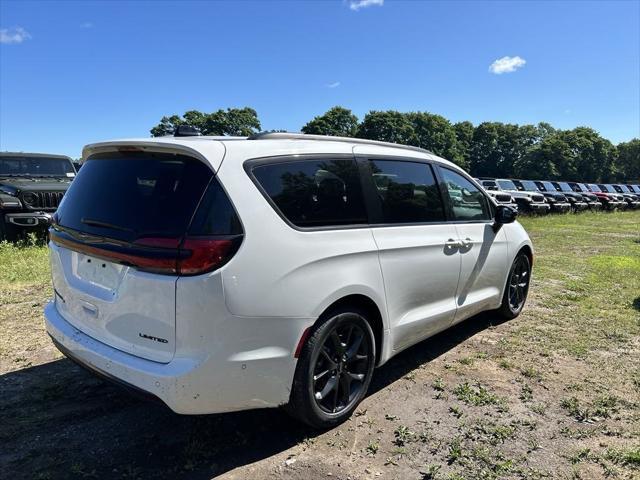 new 2024 Chrysler Pacifica car, priced at $44,999