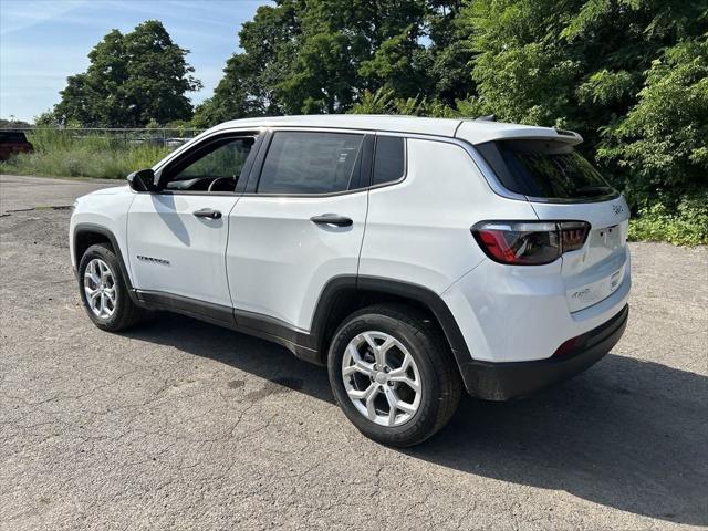 new 2024 Jeep Compass car, priced at $25,999