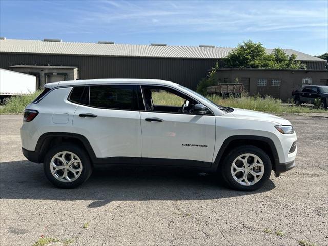 new 2024 Jeep Compass car, priced at $25,999