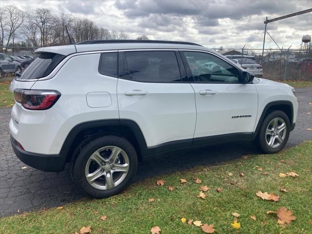 new 2024 Jeep Compass car, priced at $29,998